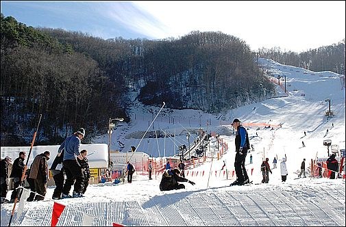 Skiers Flocking to Ober Despite Recent Rainy Weather