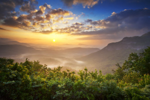 Summer Sevierville TN weather Smoky Moutains sun